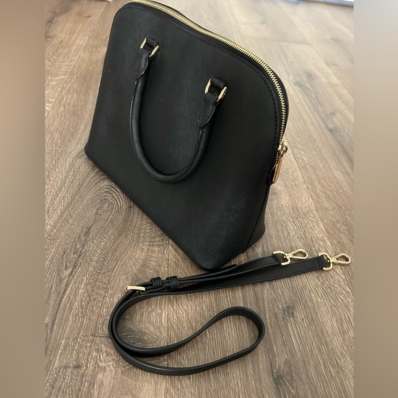 Michael Kors Cindy Dome LG Satchel Black & Gold Saffiano Leather - Picture 6 of 12